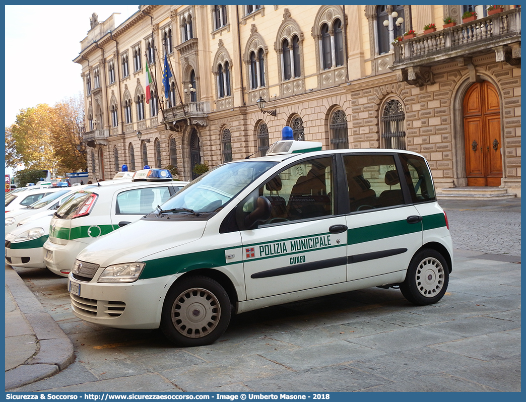 -
Polizia Municipale
Comune di Cuneo
Fiat Multipla II serie
Parole chiave: PL;P.L.;PM;P.M.;Polizia;Locale;Municipale;Cuneo;Fiat;Multipla