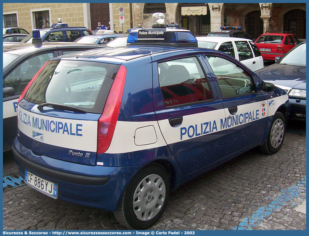 -
Polizia Municipale
Comune di Vittorio Veneto
Fiat Punto II serie
Parole chiave: PL;P.L.;PM;P.M.;Polizia;Locale;Municipale;Vittorio;Veneto;Fiat;Punto