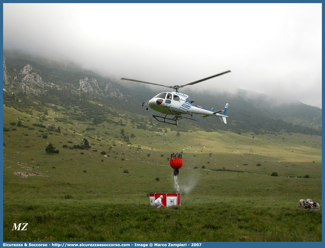 I-AMVP
Regione Veneto
Servizio Forestale Regionale
Eurocopter AS350B3 Ecureuil
Parole chiave: Regione;Veneto;Servizio;Forestale;Regionale;Eurocopter;AS350B3;Ecureuil