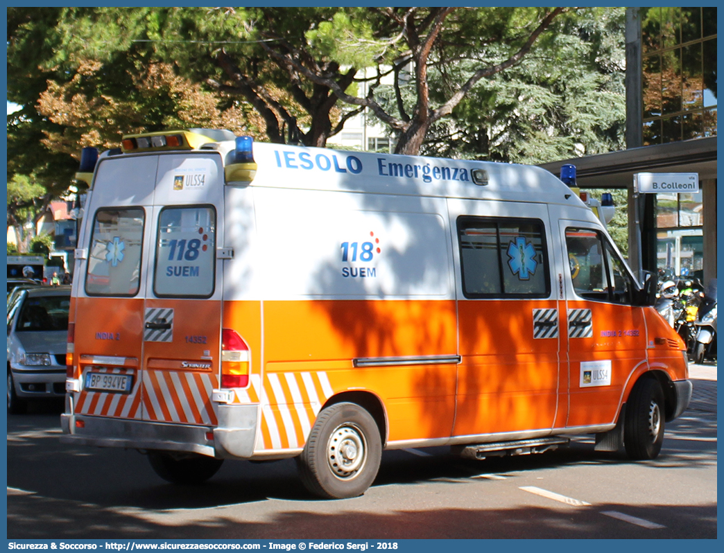 INDIA 2
SUEM 118 Jesolo Emergenza
Azienda ULSS 4 - Veneto Orientale
Jesolo
Mercedes Benz Sprinter I serie restyling
Allestitore MAF S.n.c.
Parole chiave: 118;SUEM;Jesolo;Emergenza;Ambulanza;Autoambulanza;Mercedes;Benz;Sprinter;MAF;M.A.F.;Mariani;Alfredo;Figlio