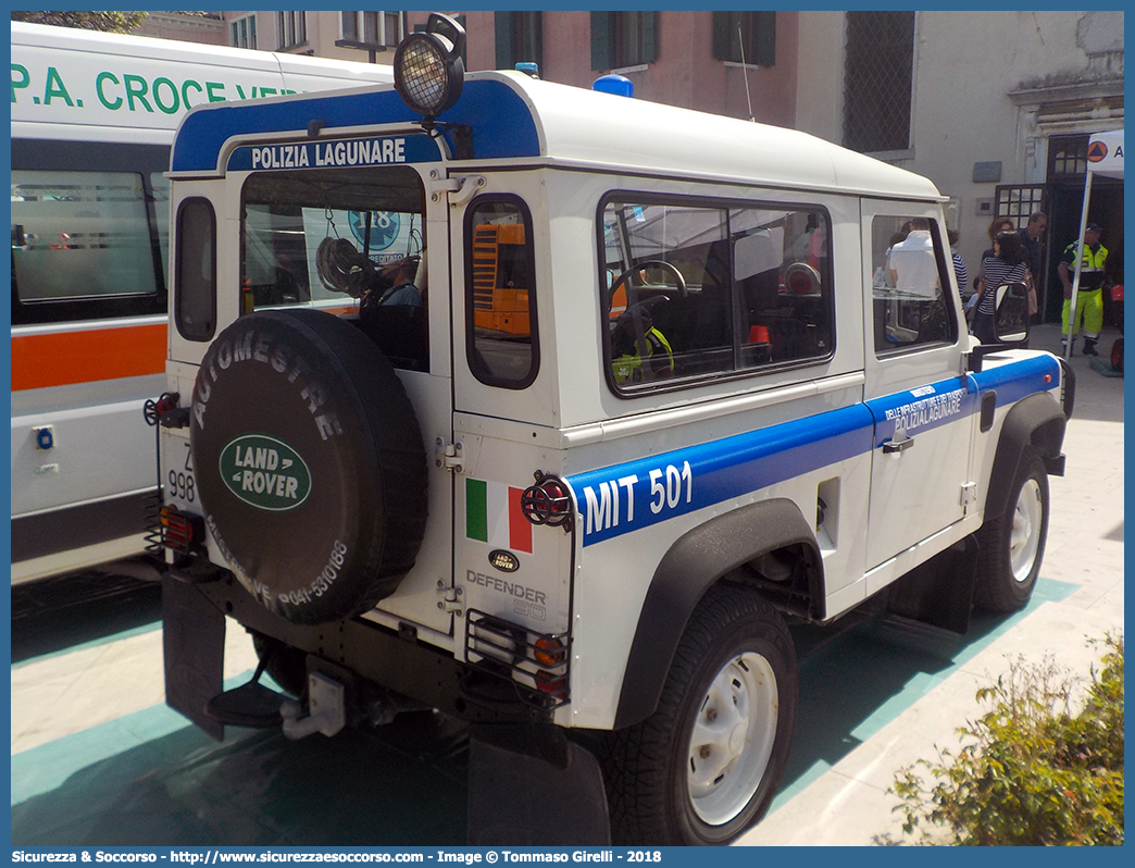 MIT501
Ministero delle Infrastrutture e dei Trasporti
Polizia Lagunare
Land Rover Defender 90
Parole chiave: MIT;M.I.T.;Ministero;delle;Infrastrutture;e;dei;Trasporti;Polizia;Lagunare;Land;Rover;Defender;90