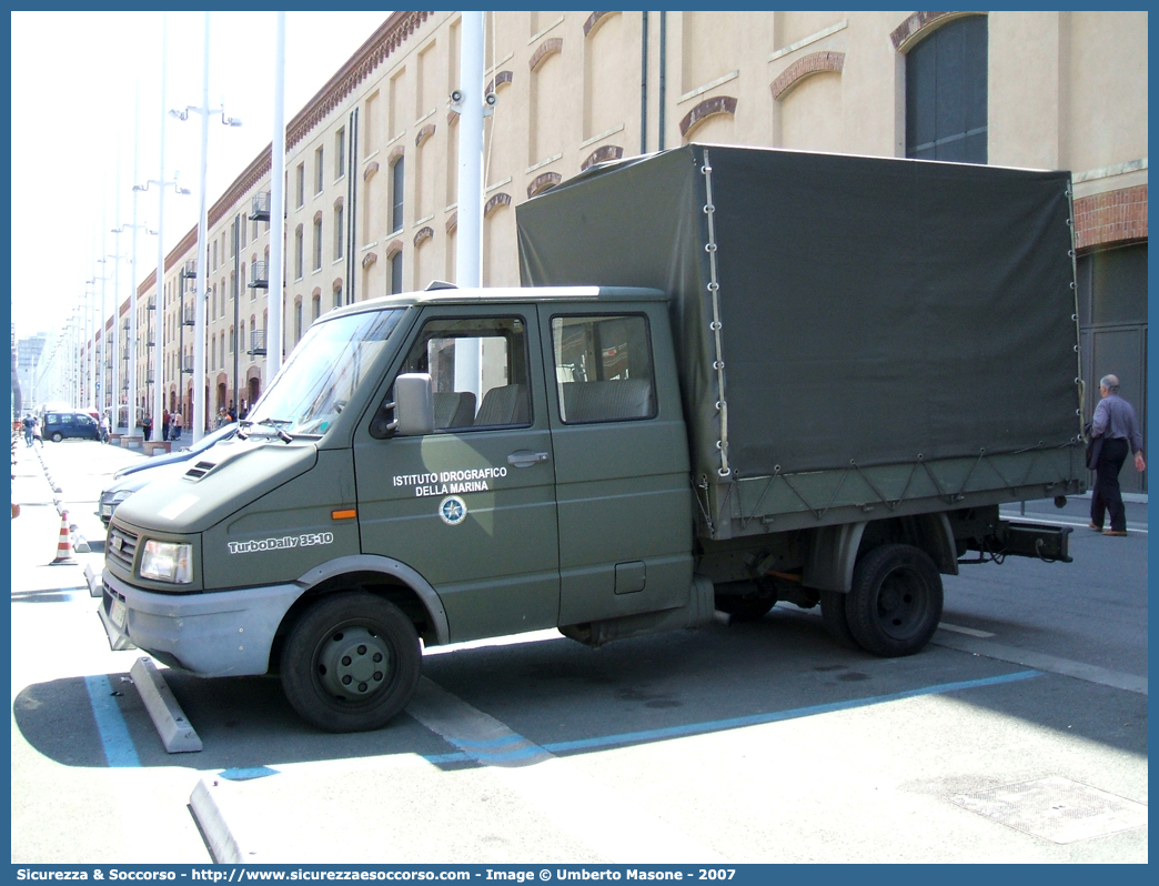 MM AT263
Marina Militare Italiana
Istituto Idrografico della Marina
Iveco Daily 35-10 II serie
Parole chiave: MMI;M.M.I.;Marina;Militare;Italiana;Istituto;Idrografico;Iveco;Daily;35-10;35.10;35;10