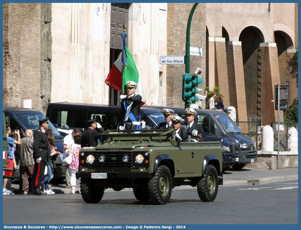 MM AT906
Marina Militare Italiana
Land Rover Defender 90
Parole chiave: MMI;M.M.I.;Marina;Militare;Italiana;Land Rover;Defender;90