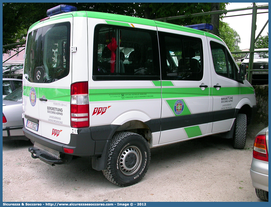 PC ZS0GZ
Bergrettungsdienst 
im Alpenverein Südtirol
Unione Provinciale - Landesverband
Mercedes Benz Sprinter II serie
Parole chiave: AVS;A.V.S.;CNSAS;C.N.S.A.S.;Soccorso;Alpino;Spelelogico;Bergrettungsdienst;Alpenverein;Südtirol;Unione;Provinciale;Landesverband;Mercedes Benz;Sprinter