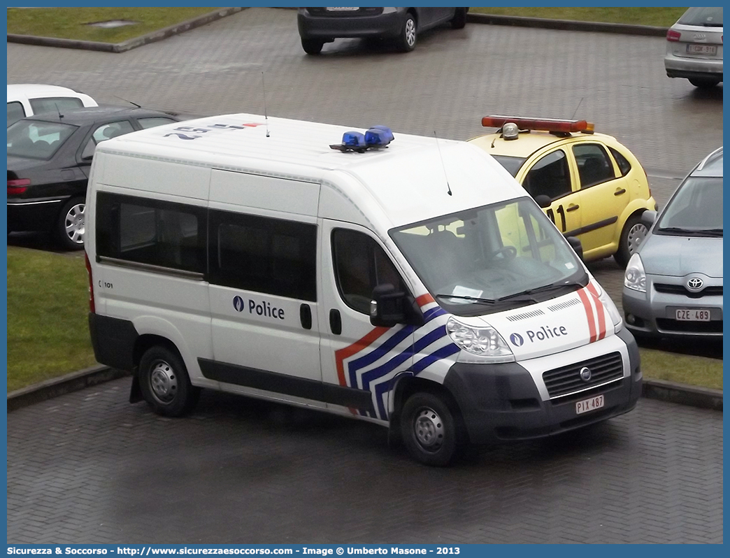 -
Koninkrijk België
Federale Politie
Fiat Ducato III serie
Parole chiave: Koninkrijk;België;Federale;Politie;Fiat;Ducato;X250