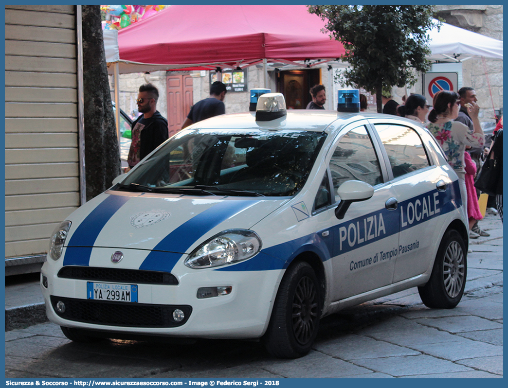 Polizia Locale YA299AM
Polizia Locale
Comune di Tempio Pausania
Fiat Punto IV serie
Parole chiave: PL;PM;P.L.;P.M.;Polizia;Locale;Municipale;Tempio;Pausania;Fiat;Punto