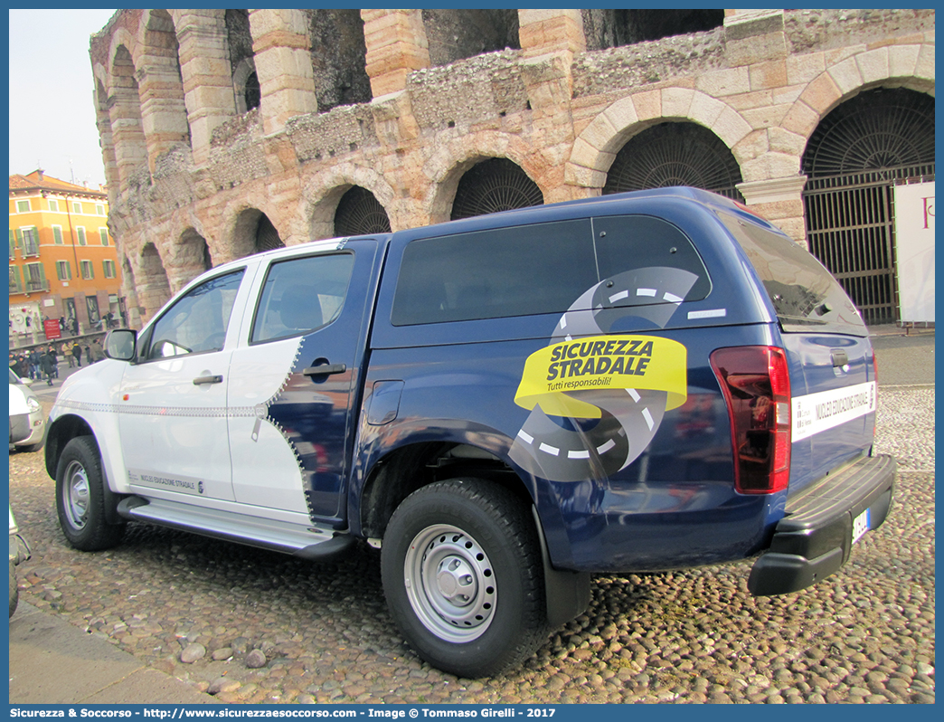 -
Polizia Locale
Comune di Verona
Isuzu D-Max II serie
Nucleo Educazione Stradale
Parole chiave: PL;P.L.;PM;P.M.;Polizia;Locale;Municipale;Verona;Isuzu;D-Max;DMax;Nucleo;Educazione;Stradale