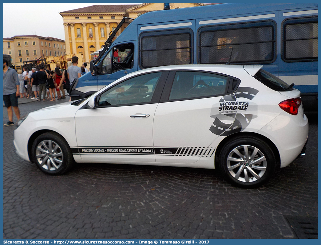 -
Polizia Locale
Comune di Verona
Alfa Romeo Nuova Giulietta
I serie II restyling
Nucleo Educazione Stradale
Parole chiave: PL;P.L.;PM;P.M.;Polizia;Locale;Municipale;Verona;Alfa;Romeo;Nuova;Giulietta;Nucleo;Educazione;Stradale