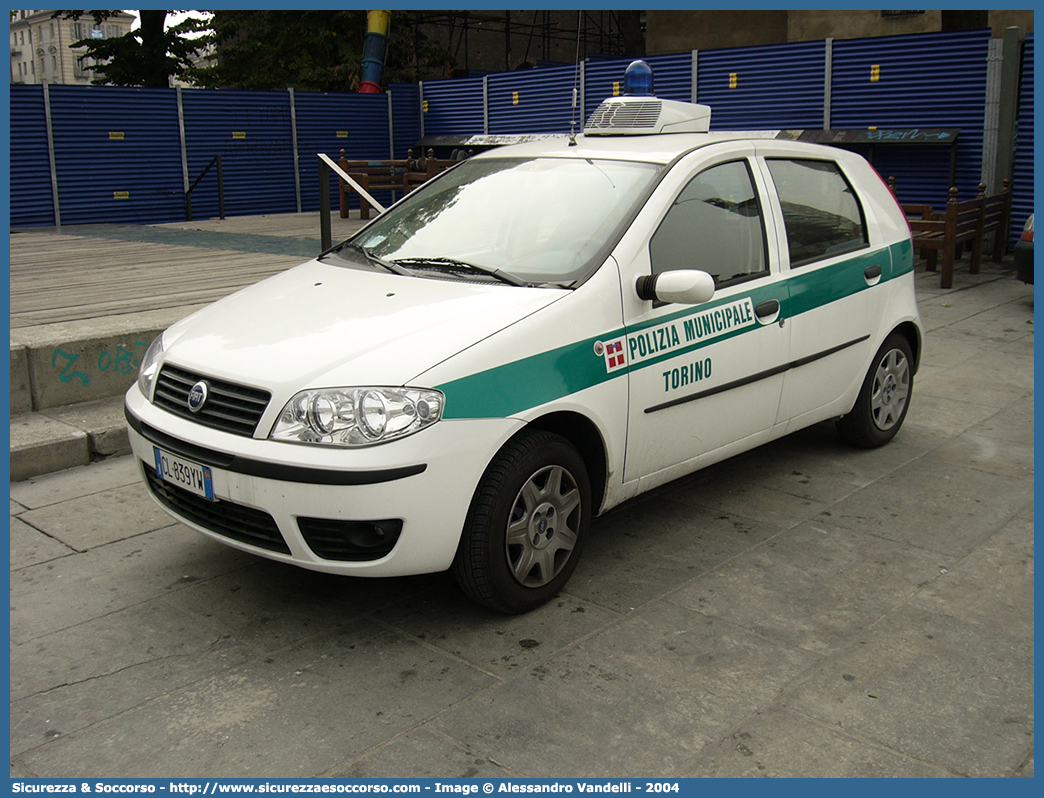 -
Polizia Municipale
Comune di Torino
Fiat Punto III serie
Parole chiave: PL;P.L.;PM;P.M.;Polizia;Locale;Municipale;Torino;Fiat;Punto