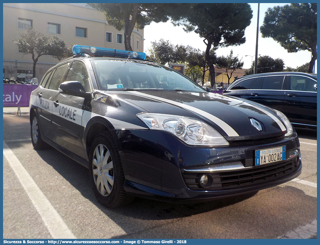 Polizia Locale YA002AG
Polizia Locale
Comune di Venezia
Renault Laguna SporTour
Allestitore Focaccia Group S.r.l.
Parole chiave: PL;P.L.;PM;P.M.;Polizia;Locale;Municipale;Venezia;Renault;Laguna;SporTour;SW;S.W.;Focaccia