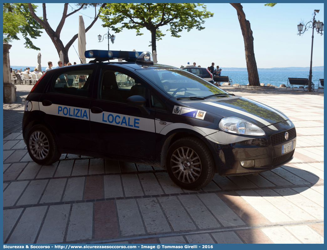 Polizia Locale YA131AH
Polizia Locale
Fiat Grande Punto
Allestitore Ciabilli S.r.l.
Parole chiave: PL;P.L.;PM;P.M.;Polizia;Locale;Municipale;Garda;Fiat;Grande;Punto;Ciabilli