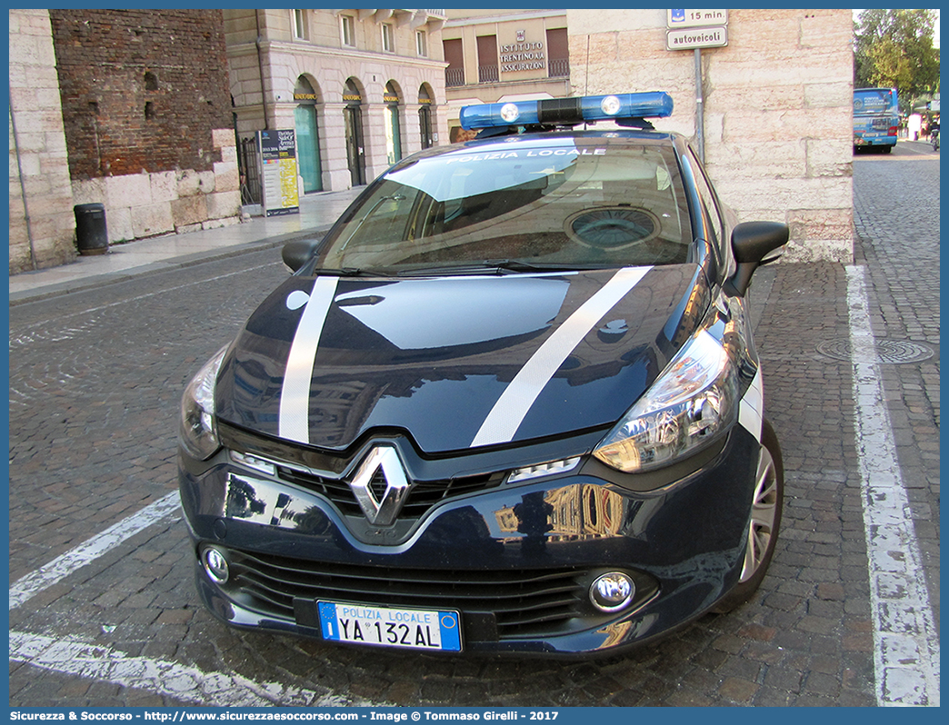 Polizia Locale YA132AL
Polizia Locale
Comune di Verona
Renault Clio V serie
Allestitore Focaccia Group S.r.l.
Parole chiave: PL;P.L.;PM;P.M.;Polizia;Locale;Municipale;Verona;Renault;Clio;Focaccia