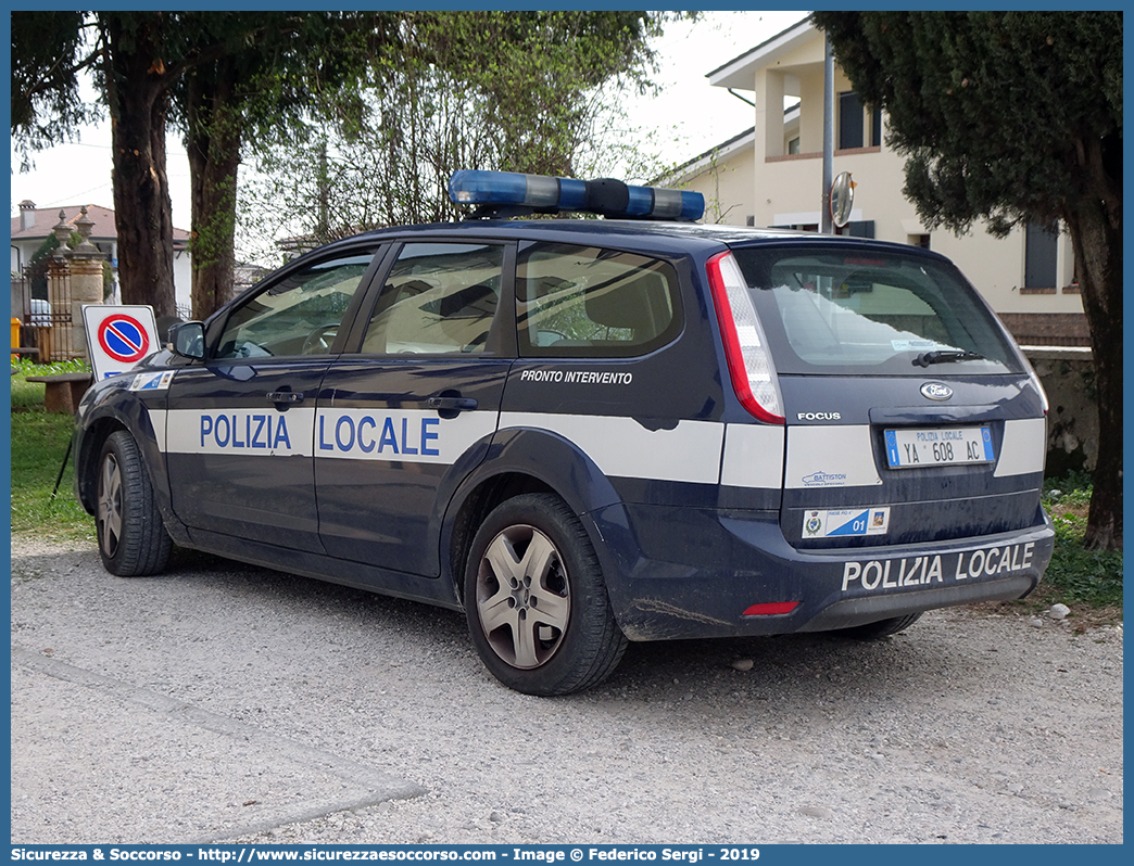 Polizia Locale YA608AC
Polizia Locale
Comune di Riese Pio X
Ford Focus Style Wagon I serie
Allestitore Carrozzeria Battiston
Parole chiave: PL;P.L.;PM;P.M.;Polizia;Locale;Municipale;Riese;Pio;X;Ford;Focus;Style;Wagon;Battiston