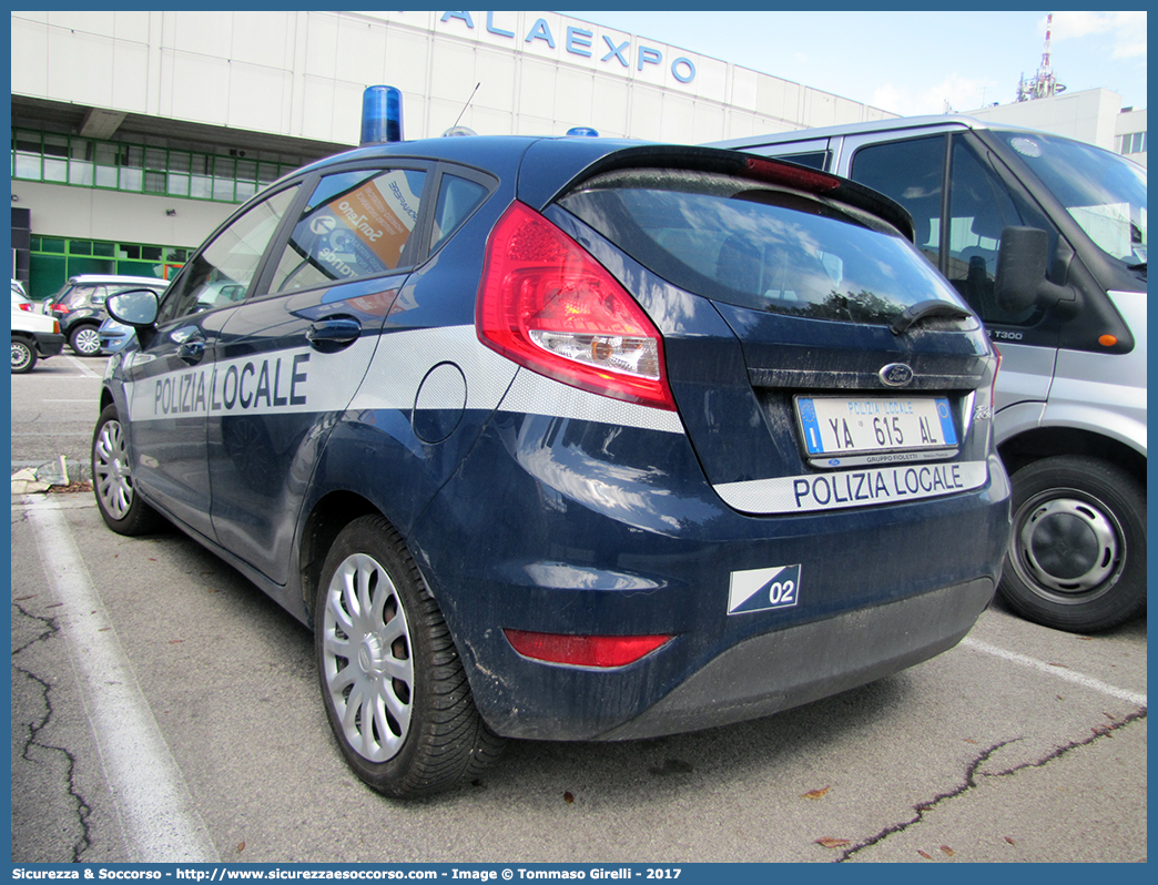 Polizia Locale YA615AL
Polizia Locale
Comune di San Martino Buon Albergo
Ford Fiesta VI serie
Parole chiave: PL;P.L.;PM;P.M.;Polizia;Locale;Municipale;San;Martino;Buon;Albergo;Ford;Fiesta