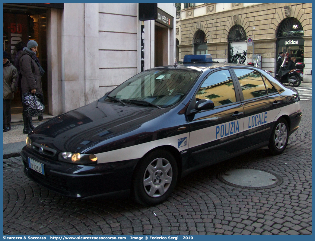 Polizia Locale YA623AC
Polizia Locale
Comune di Venezia
Fiat Marea
Parole chiave: PL;P.L.;PM;P.M.;Polizia;Locale;Municipale;Venezia;Fiat;Marea