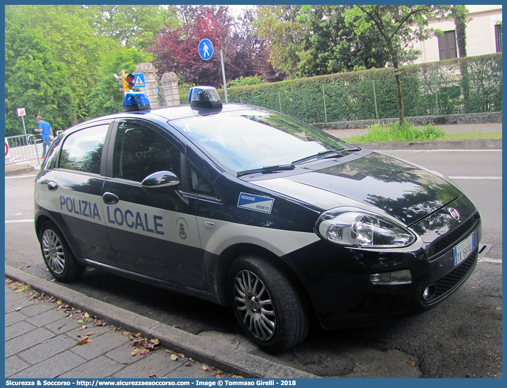 Polizia Locale YA681AL
Polizia Locale
Comune di Conegliano
Fiat Punto Evo
Parole chiave: PL;P.L.;PM;P.M.;Polizia;Locale;Municipale;Conegliano;Fiat;Punto;Evo