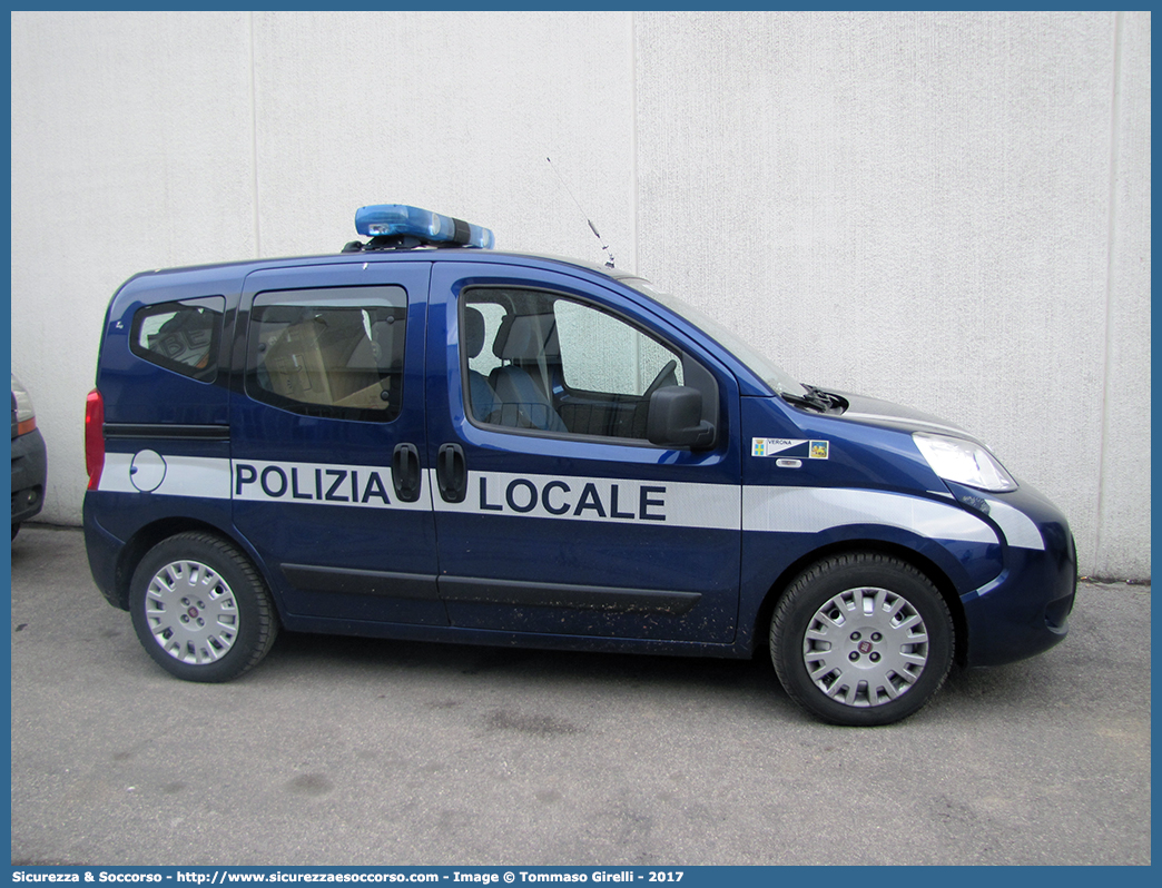 Polizia Locale YA682AJ
Polizia Locale
Comune di Verona
Fiat Qubo
Allestitore Focaccia Group S.r.l.
Parole chiave: PL;P.L.;PM;P.M.;Polizia;Locale;Municipale;Verona;Fiat;Qubo;Focaccia