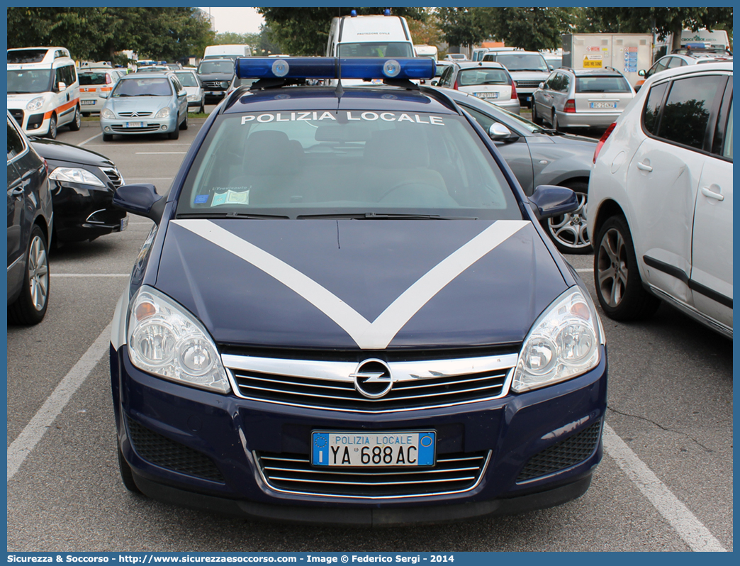 Polizia Locale YA688AC
Polizia Locale
Corpo Polizia Locale Marca Occidentale
Opel Astra Station Wagon III serie
Allestitore Focaccia Group S.r.l.
Parole chiave: PL;P.L.;PM;P.M.;Polizia;Locale;Municipale;Corpo;Marca;Occidentale;Opel;Astra;Station;Wagon;Focaccia