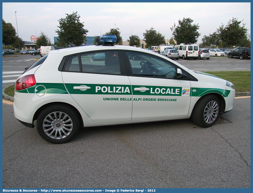 Polizia Locale YA688AJ
Polizia Locale
Unione delle Alpi Orobie Bresciane
Fiat Nuova Bravo
Allestitore OVT S.r.l.
Parole chiave: Polizia;Locale;Municipale;Unione;Alpi;Orobie;Bresciane;Edolo;Malonno;Corteno Golgi;Sonico;Paisco Loveno;Fiat;Nuova;BravoOVT;O.V.T.