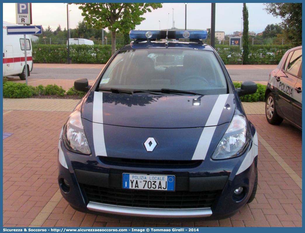 Polizia Locale YA703AJ
Polizia Locale
Comune di Verona
Renault Clio V serie
Allestitore Focaccia Group S.r.l.
Parole chiave: PL;P.L.;PM;P.M.;Polizia;Locale;Municipale;Verona;Renault;Clio;Focaccia