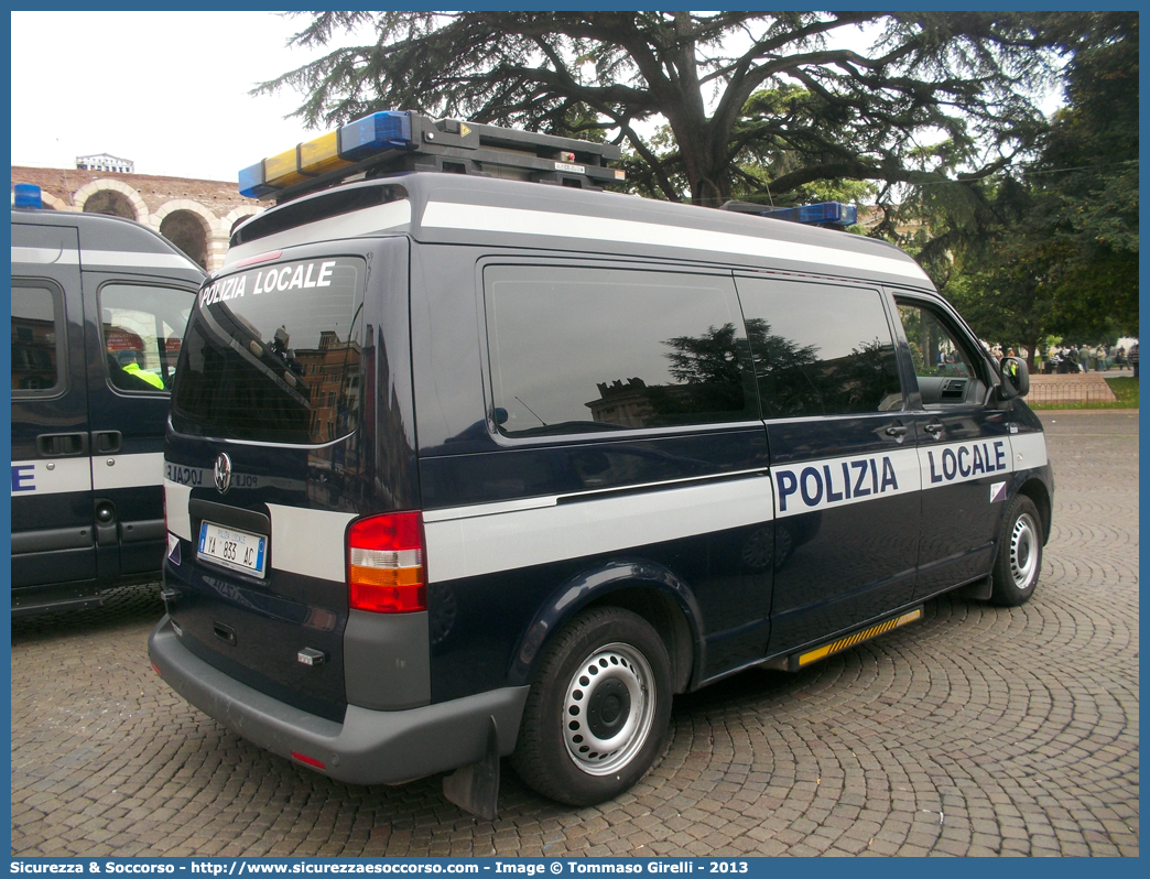 Polizia Locale YA833AC
Polizia Locale
Comune di Verona
Volkswagen Transporter T5
Allestitore Projet Service S.r.l.
Parole chiave: PL;P.L.;PM;P.M.;Polizia;Locale;Municipale;Verona;Volkswagen;Transporter;T5;Projet;Service