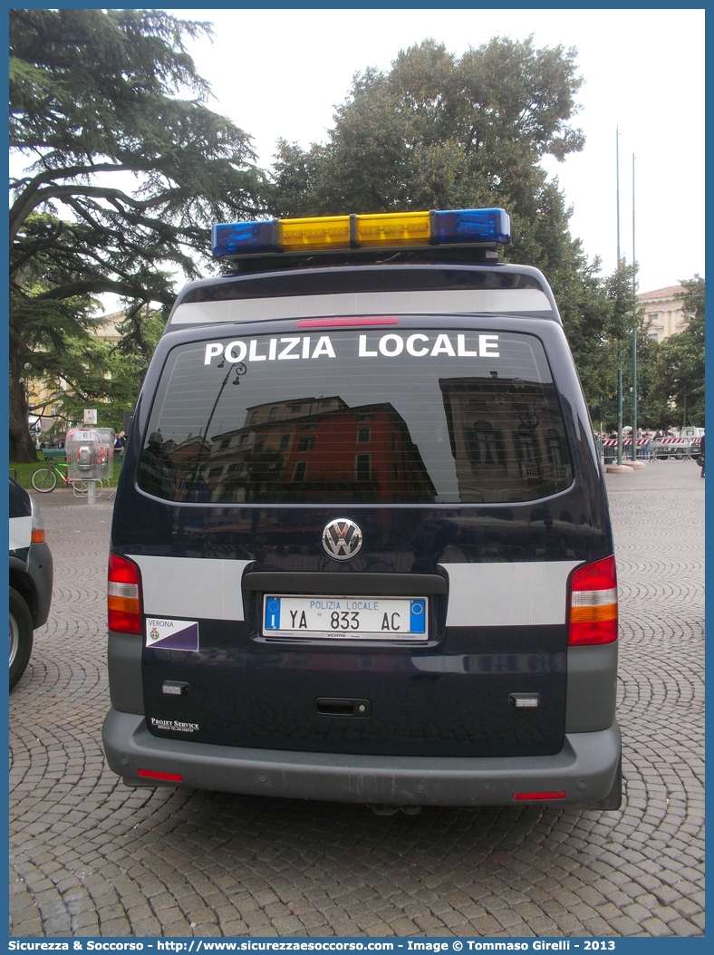 Polizia Locale YA833AC
Polizia Locale
Comune di Verona
Volkswagen Transporter T5
Allestitore Projet Service S.r.l.
Parole chiave: PL;P.L.;PM;P.M.;Polizia;Locale;Municipale;Verona;Volkswagen;Transporter;T5;Projet;Service