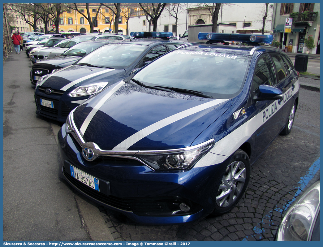 Polizia Locale YA997AC
Polizia Locale
Comune di Bussolengo
Toyota Auris Touring Sports
Allestitore Focaccia Group S.r.l.
Parole chiave: PL;PM;P.L.;P.M.;Polizia;Locale;Municipale;Bussolengo;Toyota;Auris;Touring;Sports;Focaccia