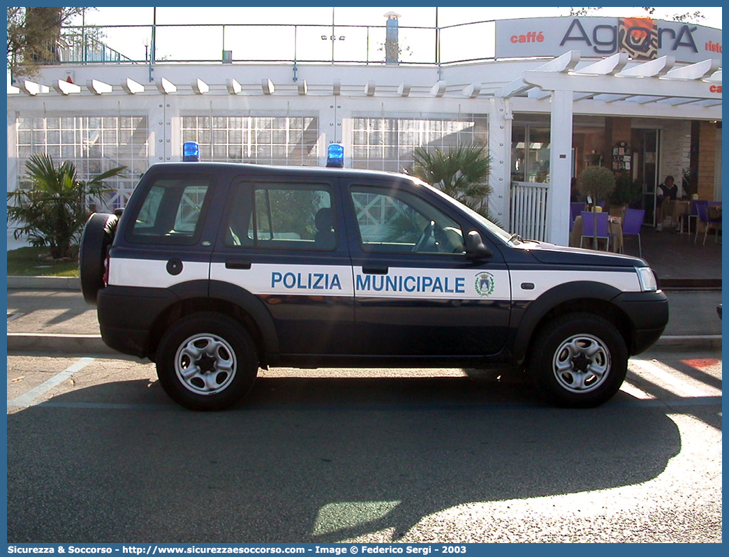 -
Polizia Municipale
Comune di Acquaviva delle Fonti
Land Rover Freelander I serie
Parole chiave: PL;P.L.;PM;P.M.;Polizia;Locale;Municipale;Acquaviva;delle;Fonti;Land Rover;Freelander