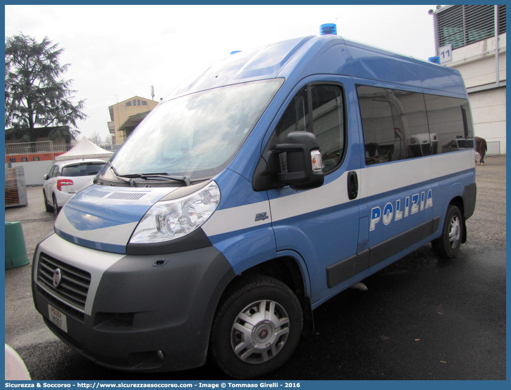 Polizia H1997
Polizia di Stato
Fiat Ducato III serie
Parole chiave: PS;P.S.;Polizia;di;Stato;Pubblica;Sicurezza;Fiat;Ducato;X250