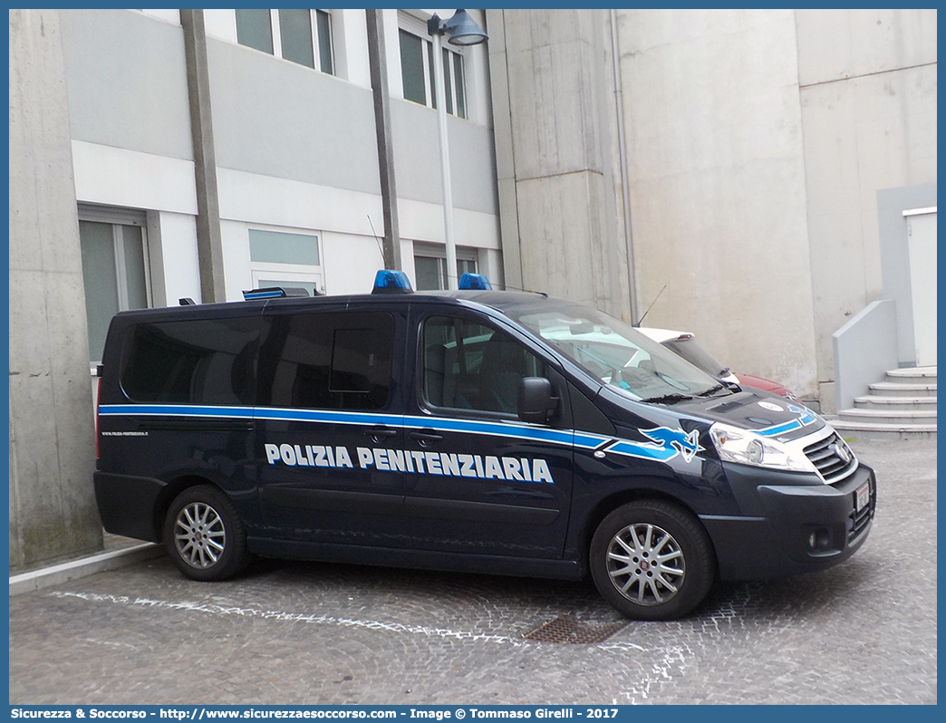 Polizia Penitenziaria 312AF
Polizia Penitenziaria
Fiat Scudo IV serie
Allestitore Mussa & Graziano S.r.l.
Parole chiave: PP;P.P.;PolPen;Pol.Pen.;AdiC;A.diC.;Agenti;di;Custodia;Polizia;Penitenziaria;Fiat;Scudo;Mussa & Graziano