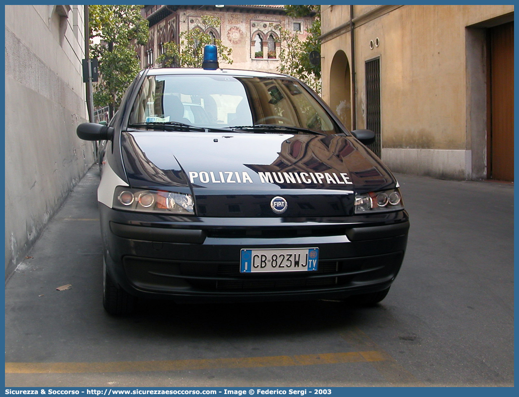 -
Polizia Municipale
Comune di Treviso
Fiat Punto II serie
Parole chiave: PL;P.L.;PM;P.M.;Polizia;Locale;Municipale;Treviso;Fiat;Punto