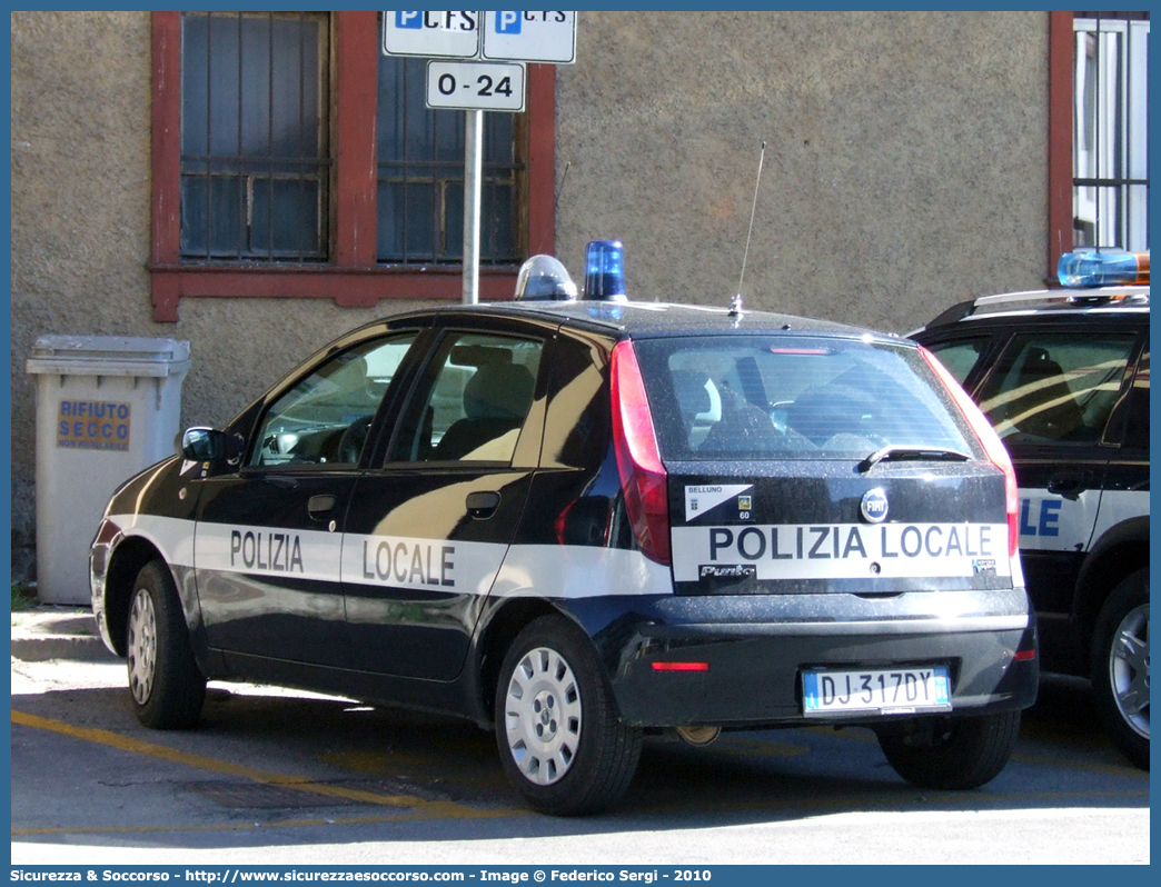 -
Polizia Locale
Comune di Belluno
Fiat Punto III serie restyling
Parole chiave: PL;P.L.;PM;P.M.;Polizia;Locale;Municipale;Belluno;Fiat;Punto;Classic