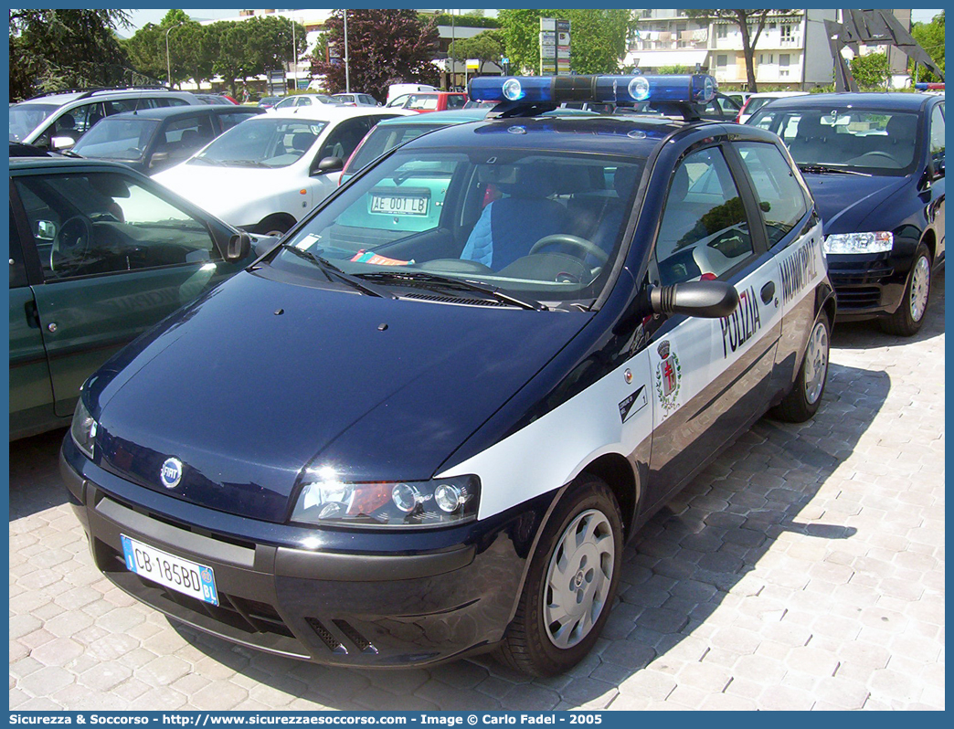 -
Polizia Municipale
Comune di Mel
Fiat Punto II serie
Parole chiave: PL;P.L.;PM;P.M.;Polizia;Locale;Municipale;Mel;Fiat;Punto