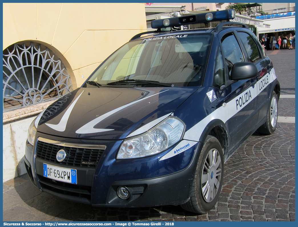 -
Polizia Locale
Comune di Bardolino
Fiat Sedici I serie
Allestitore Bertazzoni S.r.l.
(variante)
Parole chiave: PL;P.L.;PM;P.M.;Polizia;Locale;Municipale;Bardolino;Fiat;Sedici;Bertazzoni