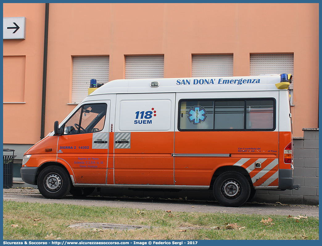 SIERRA 2
SUEM 118 San Donà Emergenza
Azienda ULSS 4 - Veneto Orientale
San Donà di Piave
Mercedes Benz Sprinter I serie restyling
Allestitore MAF S.n.c.
Parole chiave: 118;SUEM;San Donà di Piave;Emergenza;Ambulanza;Autoambulanza;Mercedes;Benz;Sprinter;MAF;M.A.F.;Mariani;Alfredo;Figlio