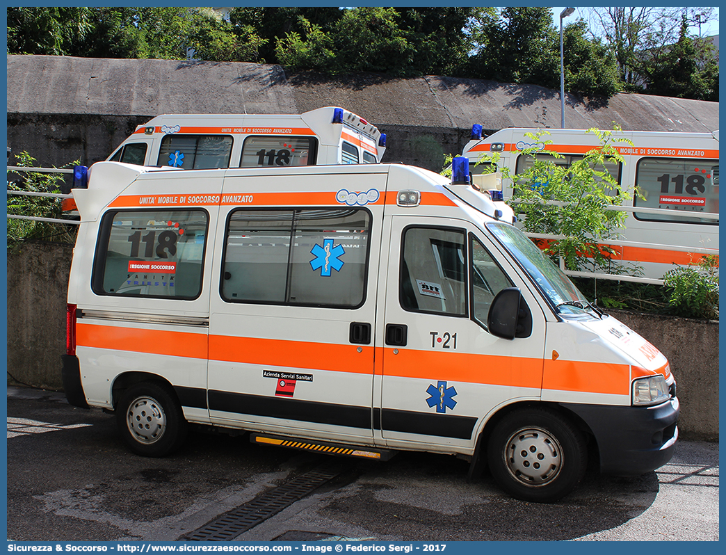 T21
118 Trieste
Fiat Ducato II serie restyling
Allestitore Aricar S.p.A.
Parole chiave: 118;Trieste;Ambulanza;Autoambulanza;Fiat;Ducato;Aricar