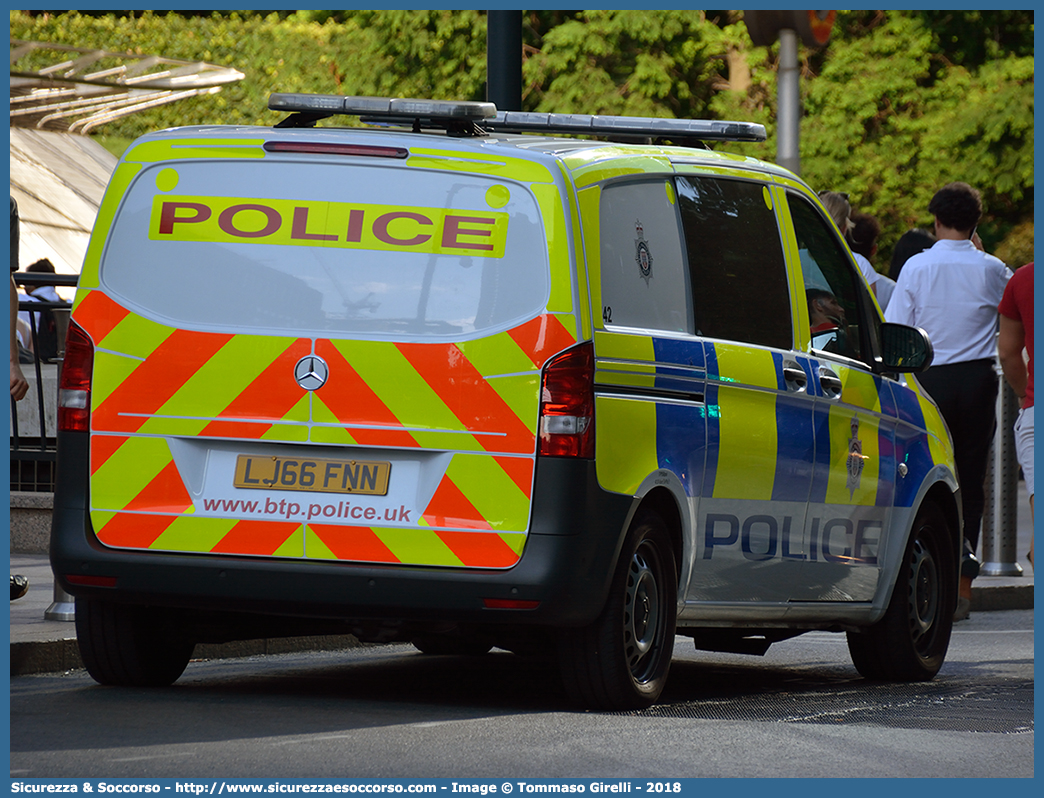 T42
United Kingdom of Great Britain and Northern Ireland
British Transport Police
Mercedes Benz V-Class III generation
Parole chiave: UK;United;Kingdom;Great;Britain;Northern;Ireland;British;Transport;Police;BTP;Mercedes;Benz;V;Class