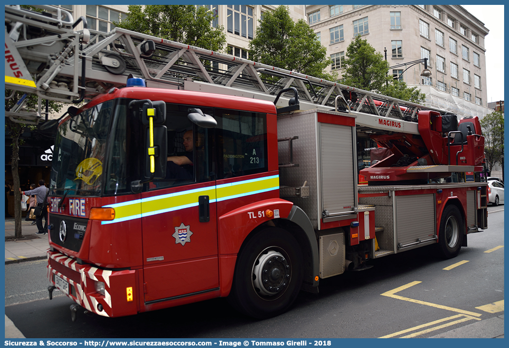 TL51
United Kingdom of Great Britain and Northern Ireland
London Fire Brigade
Turntable Ladder
Mercedes Benz Econic
Conversion by Magirus
Parole chiave: United;Kingdom;Great;Britain;Northern;Ireland;London;Fire;Brigade;Mercedes;Benz;Econic;TL;Turntable;Ladder;Magirus