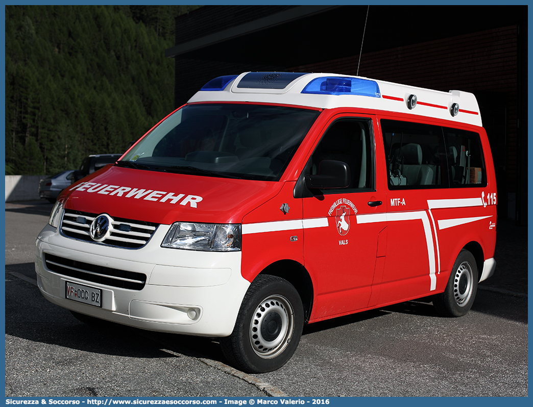 VF 0CG BZ
Vigili del Fuoco Volontari Valles
Freiwillige Feuerwehr Vals
Volkswagen Transporter T5
Allestitore Rosenbauer Brandschutz GmbH
Parole chiave: VFV;V.F.V.;Vigili;Fuoco;Volontari;Freiwillige;Feuerwehr;Valles;Vals;Volkswagen;Transporter;T5;Rosenbauer;Brandschutz