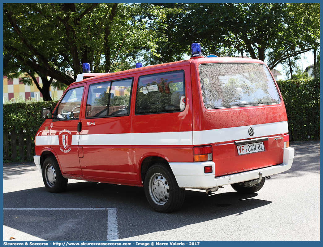 VF 0GW BZ
Vigili del Fuoco Volontari Cornaiano-Colterenzio
Freiwillige Feuerwehr Girlan-Schreckbichl
Volkswagen Transporter T4
Parole chiave: VFV;V.F.V.;Vigili;Fuoco;Volontari;Freiwillige;Feuerwehr;Cornaiano;Colterenzio;Girlan;Schreckbichl;Volkswagen;Transporter;T4