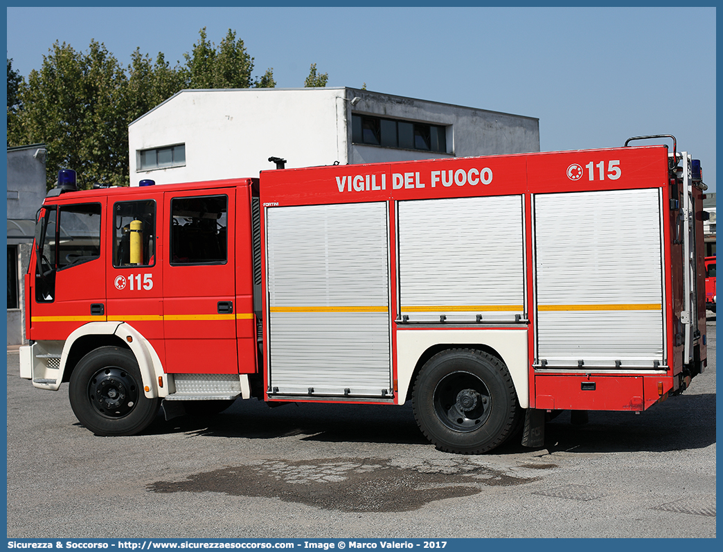 VF 18540
Corpo Nazionale Vigili del Fuoco
Iveco Magirus EuroFire 150E27 I serie
Ricondizionato Fortini S.r.l.
Parole chiave: VVF;V.V.F.;Corpo;Nazionale;Vigili;del;Fuoco;AutoPompaSerbatoio;APS;A.P.S.;Iveco;Magirus;EuroFire;150E27;Fortini