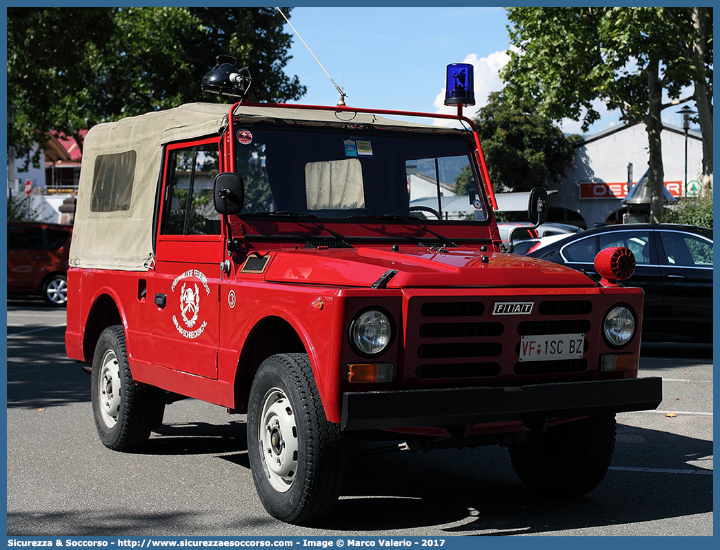 VF 1SC BZ
Vigili del Fuoco Volontari Cornaiano-Colterenzio
Freiwillige Feuerwehr Girlan-Schreckbichl
Fiat Nuova Campagnola
Parole chiave: VFV;V.F.V.;Vigili;Fuoco;Volontari;Freiwillige;Feuerwehr;Cornaiano;Colterenzio;Girlan;Schreckbichl;Fiat;Nuova;Campagnola