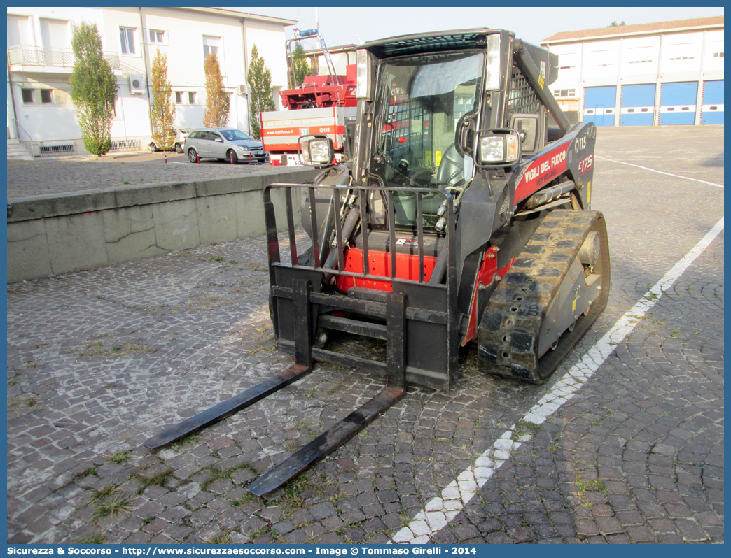 VF 25726
Corpo Nazionale Vigili del Fuoco
New Holland C175
Parole chiave: VVF;V.V.F.;Corpo;Nazionale;Vigili;del;Fuoco;New;Holland;C175