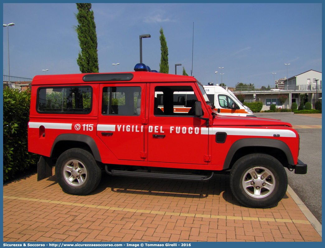 VF 27563
Corpo Nazione Vigili del Fuoco
Land Rover Defender 110
Parole chiave: VF;VVF;V.F.;V.V.F.;Corpo;Nazionale;Vigili del Fuoco;Vigili;Fuoco;Land Rover;Defender;110