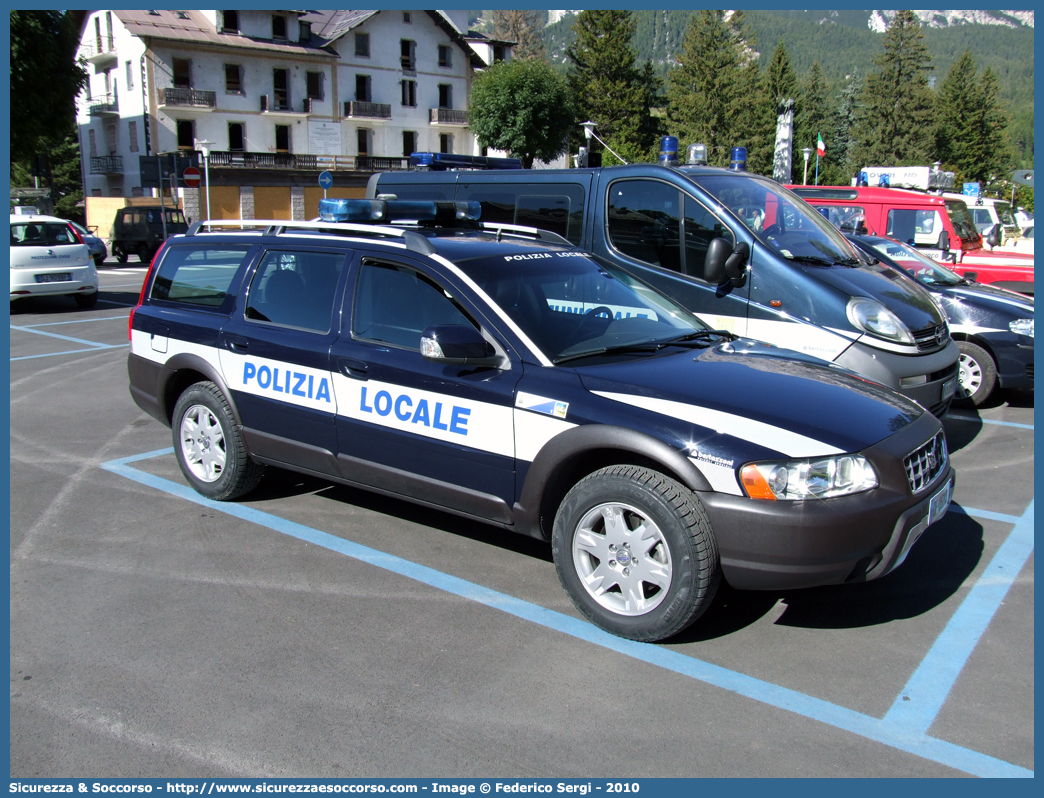 -
Polizia Locale
Comune di Cortina d'Ampezzo
Volvo XC70 II serie
Allestitore Bertazzoni S.r.l.
Parole chiave: PL;P.L.;PM;P.M.;Polizia;Locale;Municipale;Cortina d&#039;Ampezzo;Cortina;Ampezzo;Volvo;XC70;XC;70;Bertazzoni