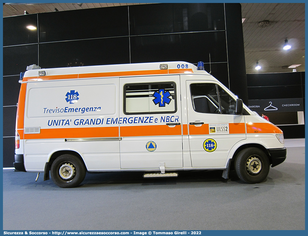 008
SUEM 118 Treviso Emergenza
Azienda ULSS 2 - Marca Trevigiana
Mercedes Benz Sprinter I serie
Parole chiave: 118;SUEM;S.U.E.M.;Treviso;Emergenza;Mercedes Benz;Sprinter;UGEM;U.G.EM.;Unità;Grandi;Emergenze;NBCR;N.B.C.R.