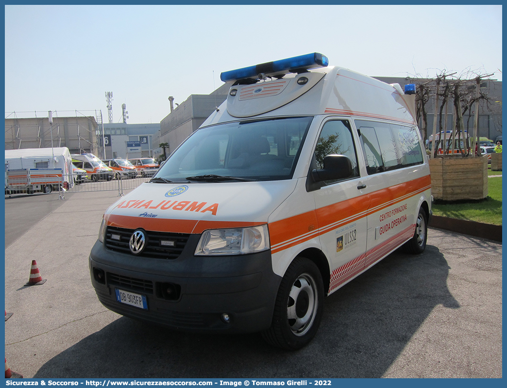 -
118 Treviso Emergenza
ULSS 2 Marca Trevigiana
Centro Formazione Guida Operativa
Volkswagen Transporter T5
Allestitore Aricar S.p.A.
Parole chiave: 118;SUEM;S.U.E.M.;Treviso;Emergenza;Azienda;ULSS;2;Marca;Trevigiana;Centro;Formazione;Guida;Operativa;Volkswagen;Transporter;T5