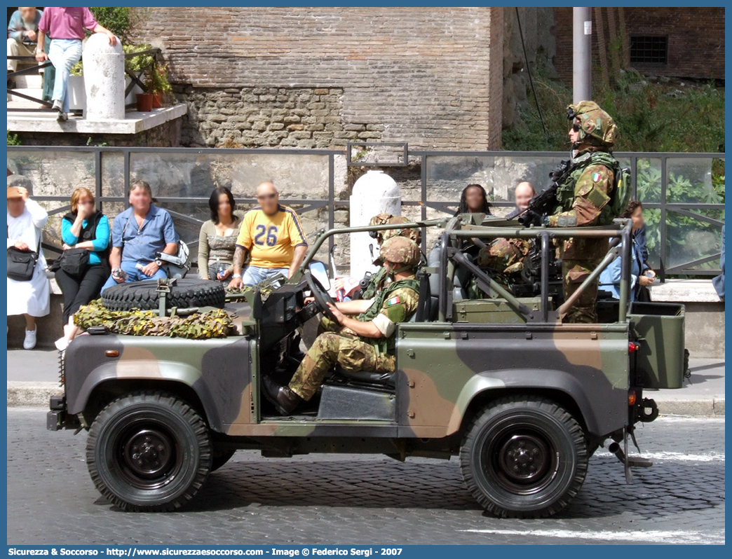 -
Esercito Italiano
Mezzi da Combattimento
Land Rover AR90 VAV
Parole chiave: EI;E.I.;Esercito;Italiano;Mezzi da Combattimento;Land;Rover;Defender;90;AR90;VAV