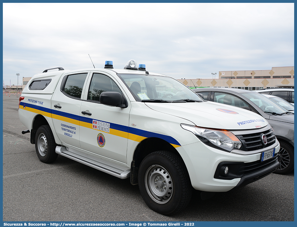 VC 52
Protezione Civile
Coordinamento Provinciale
di Vercelli
Mitsubishi L200 V serie restyling
Parole chiave: PC;P.C.;Protezione;Civile;Coordinamento;Provinciale;Vercelli;Fiat;Fullback