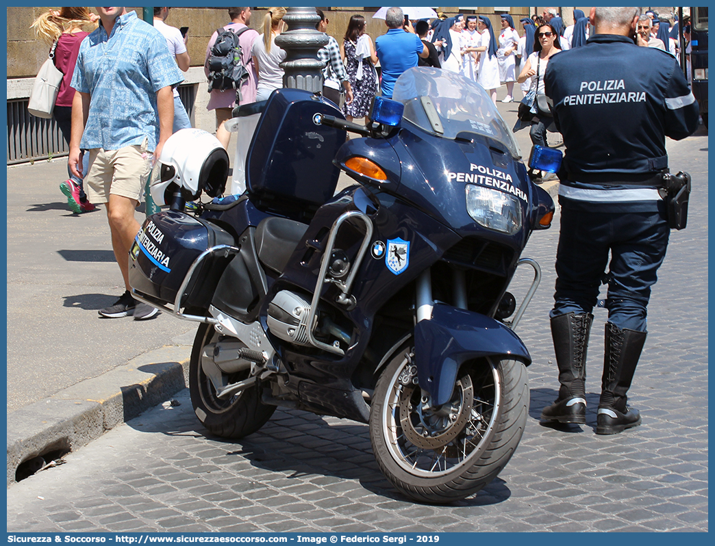 -
Polizia Penitenziaria
Nucleo Traduzioni e Piantonamenti
BMW R850RT I serie
Parole chiave: PolPen;Pol.Pen.;AdiC;A.diC.;Agenti di Custodia;Polizia Penitenziaria;Nucleo;Traduzioni;Piantonamenti;BMW;R850RT